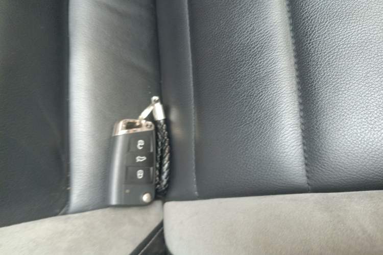 Used Volkswagen Golf 2018 280TSI Automatic R-Line Model Vehicle Key