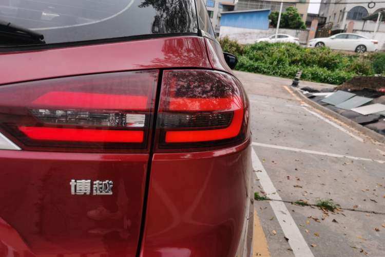 Used Geely Auto Emgrand X7 Sport 2021 Million Edition 1.8TD DCT Two-Wheel Drive Comfort Model