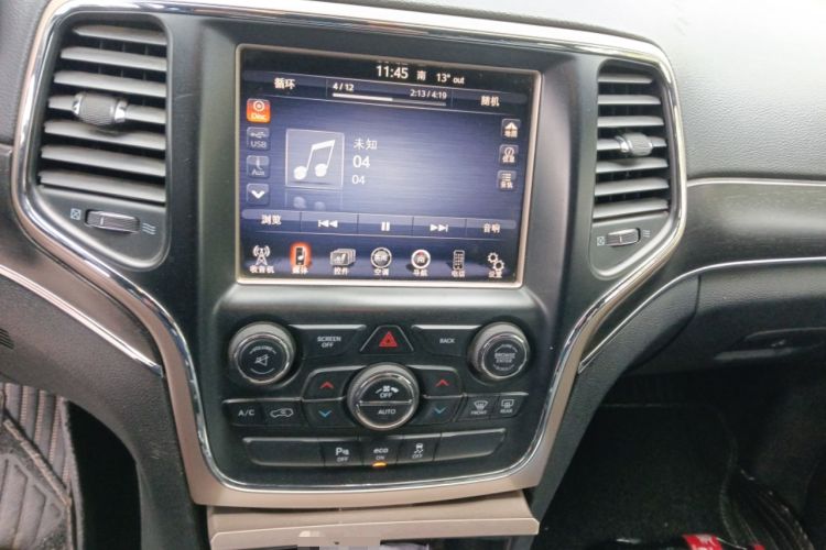 Used Jeep Grand Cherokee 2015 3.0L Comfort Navigation Edition Audio And AC Panel