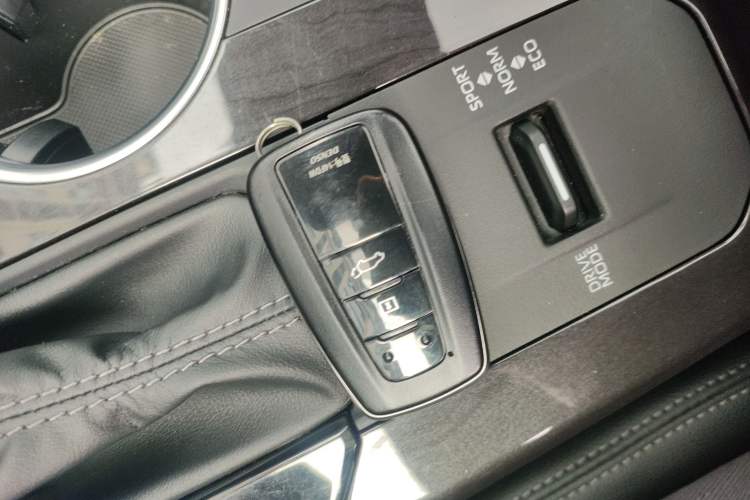 Used Toyota Crown Kluger 2021 2.5L HEV Four-Wheel Drive Premium Edition Vehicle Key