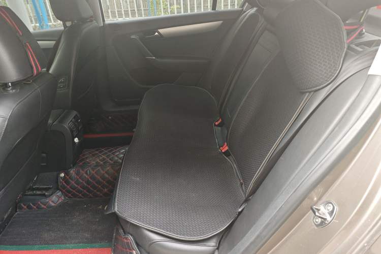 Used Volkswagen Magotan 2013 1.8TSI Premier Model Left Rear Seat