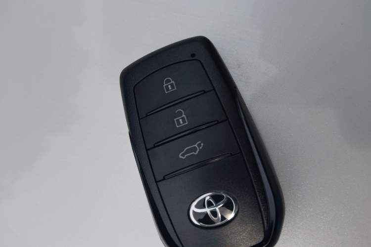 Used Toyota Prado 2025 2.4T All-Weather TX Version 5 Seats Vehicle Key