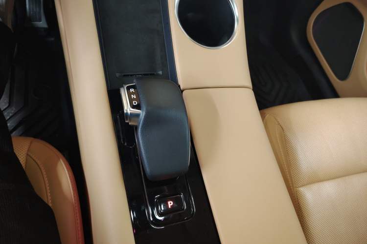 Used Hima AITO M5 2022 Extended-Range Four-Wheel Drive Ultimate Edition Gear Lever