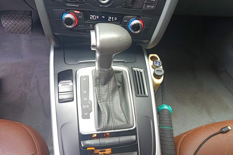 Used Audi A4L 2015 35 TFSI Automatic Standard Model Gear Lever