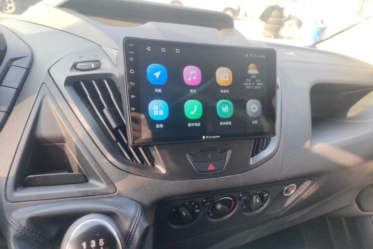 Used Ford Transit 2019 2.0T Diesel Multi-Purpose Commercial Vehicle Short Wheelbase Low Roof 6-Seater China VI Standard