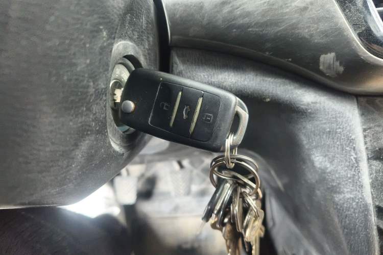 Used CHANGAN KAICHENG Oushang A600 2016 1.5L Manual Luxury 7-Seater Vehicle Key