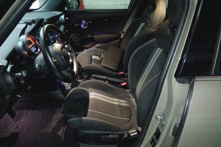 Used MINI 2018 1.5T COOPER Racing Edition Five-Door Version