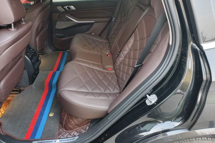 Used BMW X5 2022 Restyled xDrive 30Li Luxury Version M Sport Package Left Rear Seat