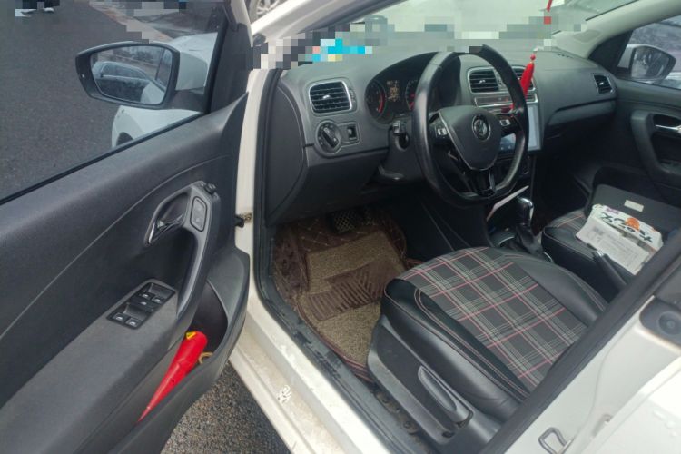 Used Volkswagen Polo 2016 1.6L Automatic Comfort Model
