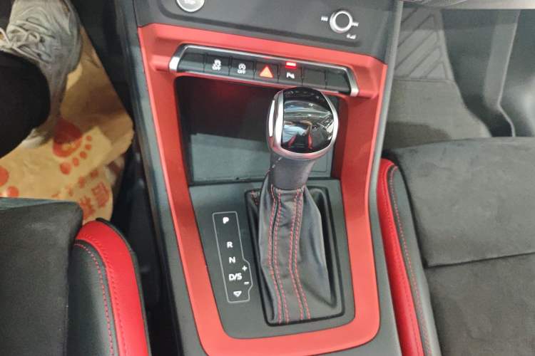 Used Audi Q3 2019 40 TFSI Fashion Dynamic Model Gear Lever