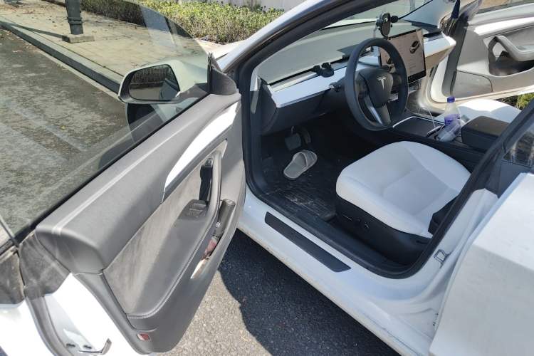 Used Tesla Model 3 2022 Rear-Wheel-Drive Version
