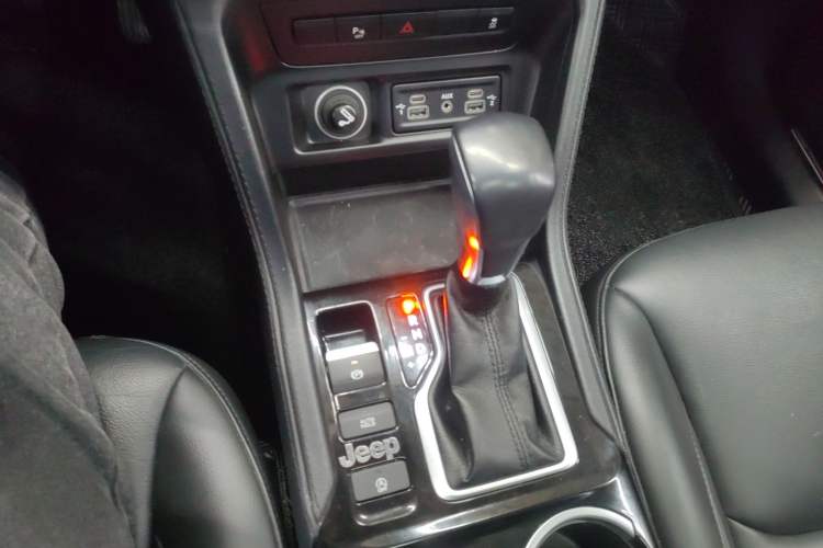 Used Jeep Grand Commander 2022 2.0T Two-Wheel Drive Luxury Version
