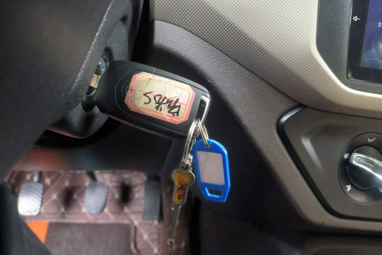 Used Wuling Hongguang 2021 1.5L Revised S Standard Version with Electric Power Steering LAR Vehicle Key