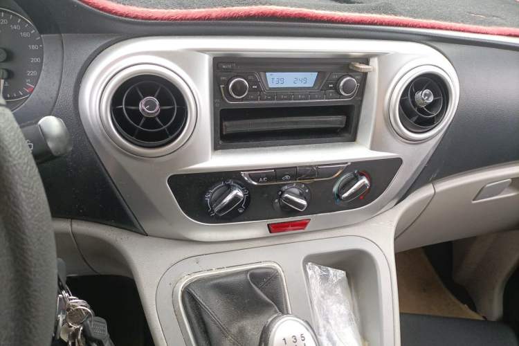 Used JAC Refine M3 2018 1.6L Express Edition 5-seater
