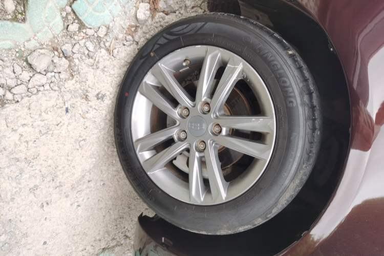 Used Geely Auto Emgrand 2017 Sedan Million Edition 1.5L CVT Upward Connectivity Version Right Front Wheel Hub