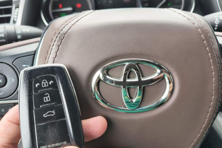 Used Toyota Camry 2019 2.5G Luxury Edition China VI Standard