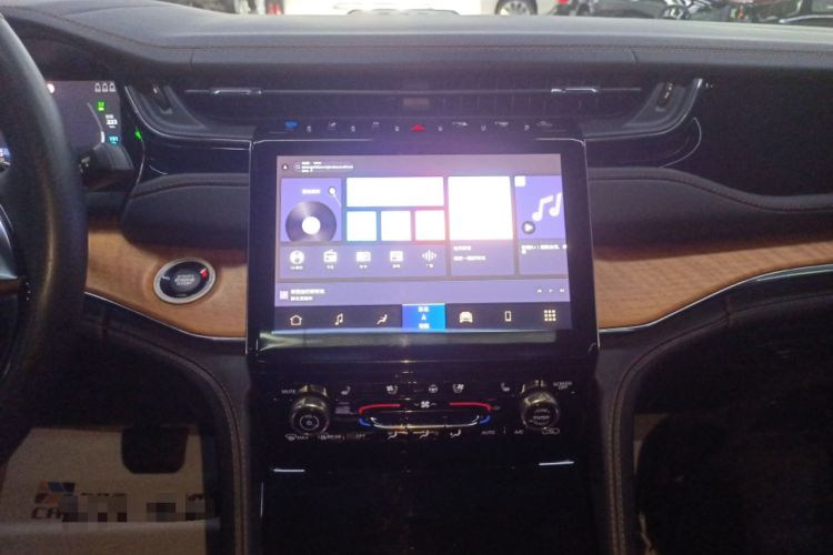 Used Jeep Grand Cherokee New Energy 2023 4xe Summit Edition Audio And AC Panel