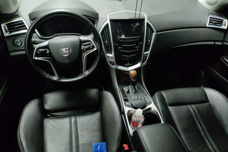 Used Cadillac SRX 2014 3.0L Elite Model Center Console