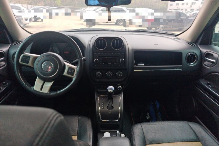 Used Jeep Patriot 2012 2.4 Sport Edition Center Console
