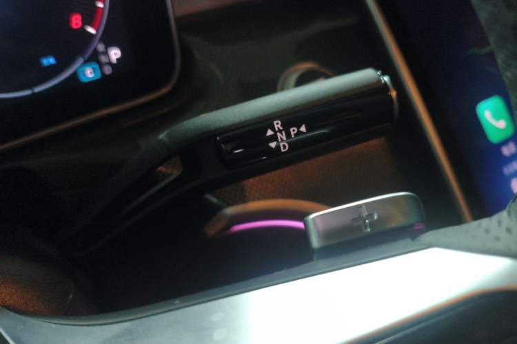 Used Mercedes-Benz C-Class 2025 Facelift C 260 L Sport Edition Gear Lever