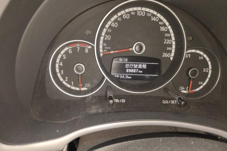 Used Volkswagen Beetle 2014 1.4TSI Fashion Edition Odometer Close Up