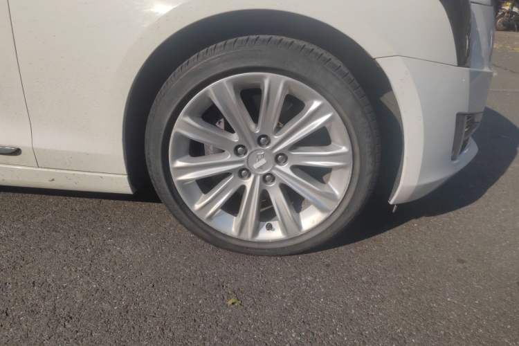 Used Cadillac ATS-L 2017 28T Fashion Edition Right Front Wheel Hub