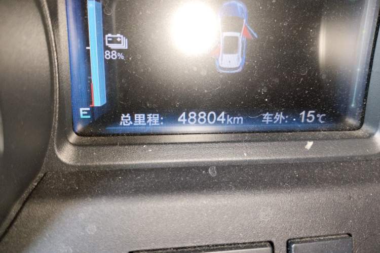 Used BYD Yuan New Energy 2018 EV360 Smart Connected Cool Model Odometer Close Up
