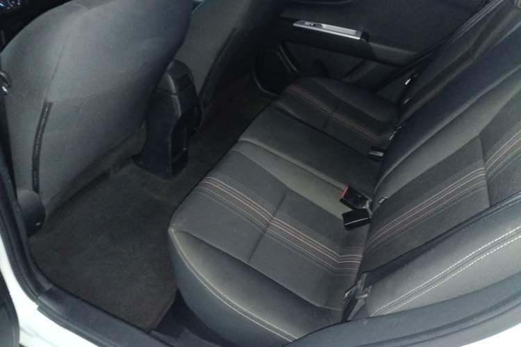 Used Dongfeng Aeolus AX3 2016 1.5L Manual Shangkue Model
