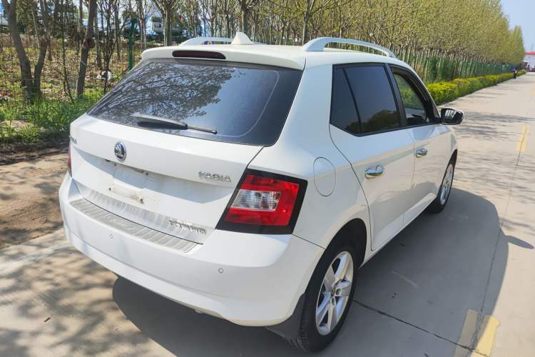 Used Skoda Fabia 2017 1.4L Automatic Car Enjoy Edition
