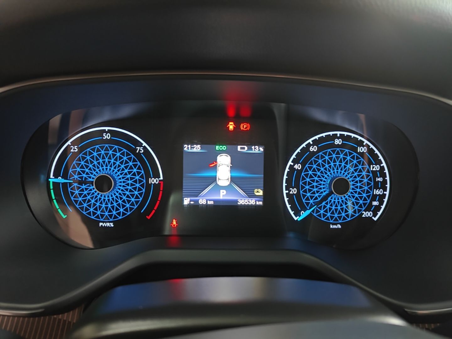 Hongqi E-QM5 2022 431 km Charge & Enjoy Edition — снимка 14