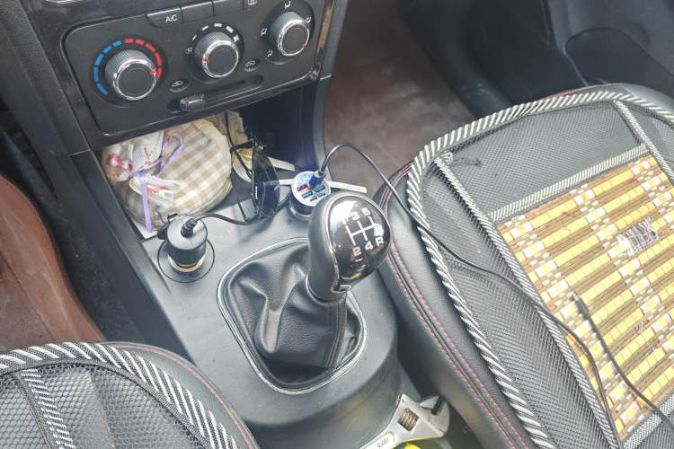 Used Dongfeng Fengon 360 2015 1.5L Manual Luxury 7-Seater China IV Standard