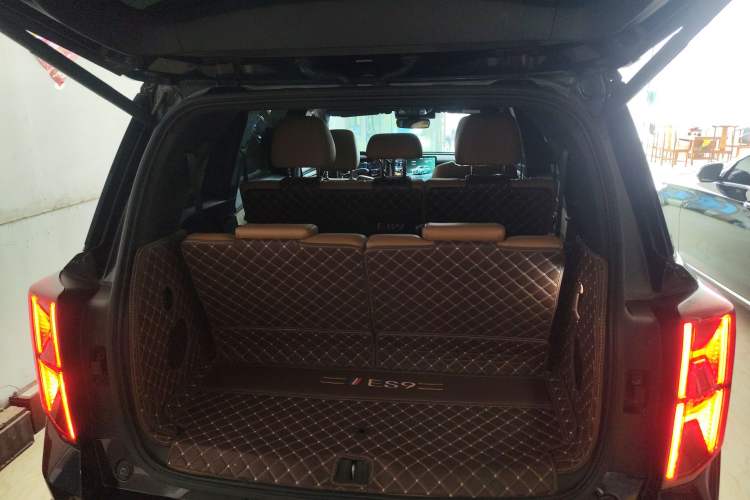 Used GAC Trumpchi ES9 2024 PHEV with 143 km Max Trunk