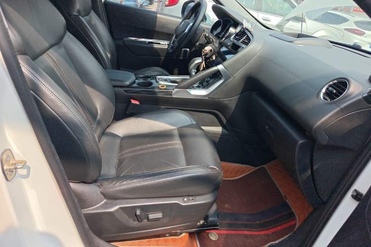 Used Peugeot 3008 2015 2.0L Automatic Trend Edition Right Front Seat