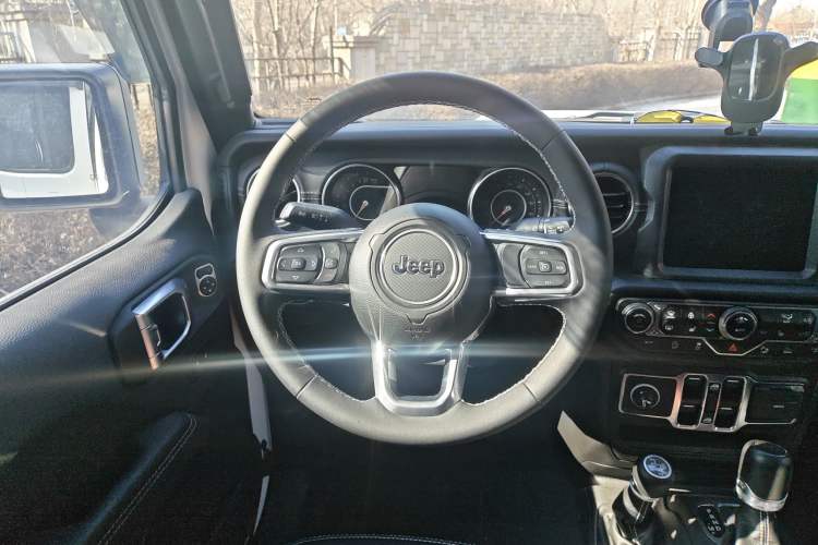 Used Jeep Gladiator 2024 3.6L Camping Edition