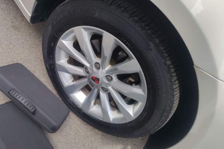 Used Roewe i6 New Energy 2017 45T Hybrid Connect & Smart Enjoyment Edition Right Front Wheel Hub