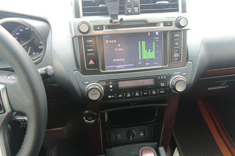 Used Toyota Prado 2014 4.0L Automatic TX-L Audio And AC Panel