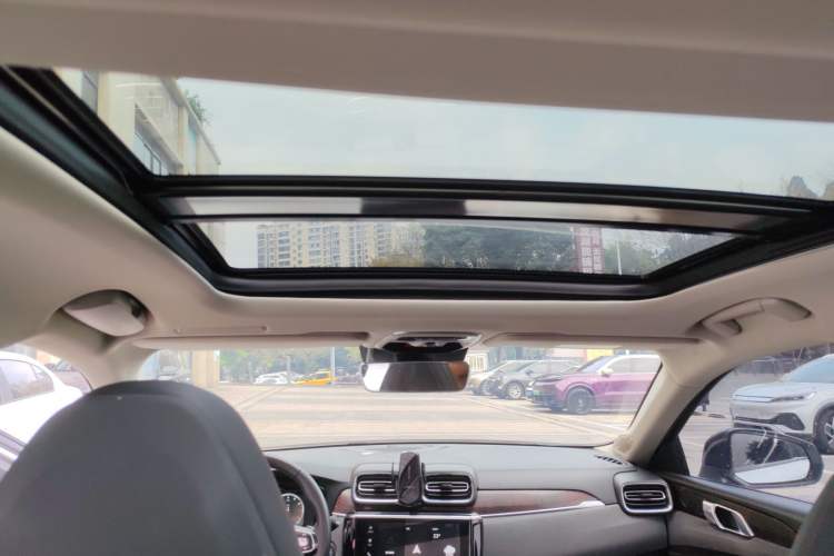 Used Lynk & Co 02 2018 1.5T DCT Two-Wheel Drive Pro Version China V Emission Standard
