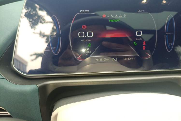 Used ORA Good Cat 2021 400km Standard Range Venus Edition Lithium Iron Phosphate Odometer Close Up