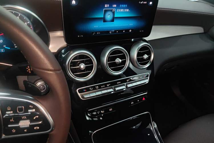 Used Mercedes-Benz GLC 2021 GLC 260 L 4MATIC Dynamic Edition Audio And AC Panel