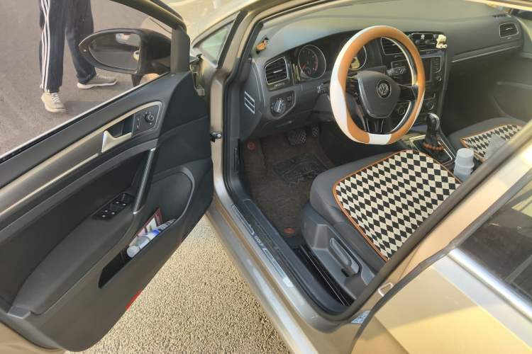 Used Volkswagen Golf 2017 230TSI Automatic Comfort Edition – Celebrating Milestone of One Million Units