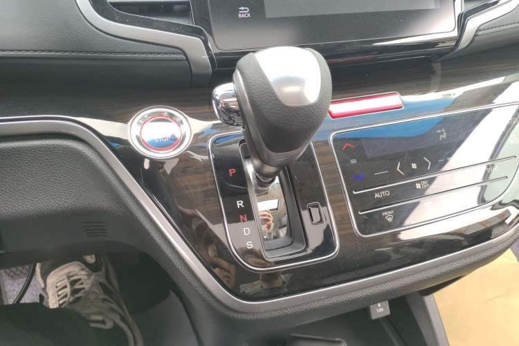 Used Honda Odyssey 2018 2.4L Smart Edition Gear Lever
