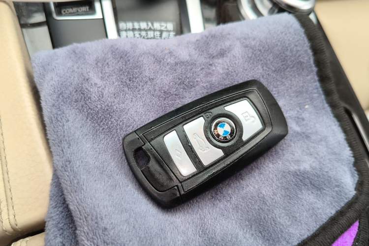 Used BMW 5 Series 2013 525Li Leading Model