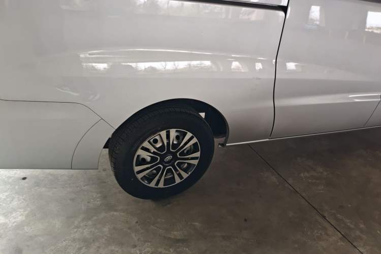 Used JAC Refine M3 2023 PLUS 1.5T 5/7-seat Classic Edition Exterior 5