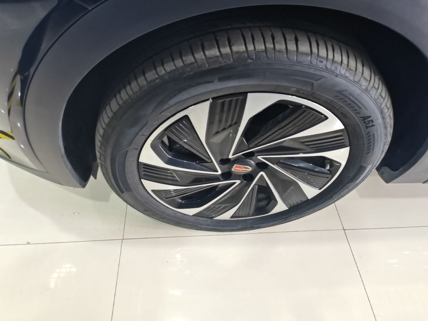 Hongqi HS7 PHEV 2024 2.0T PHEV Four-Wheel Drive Flagship Edition 6 Seats — снимка 10
