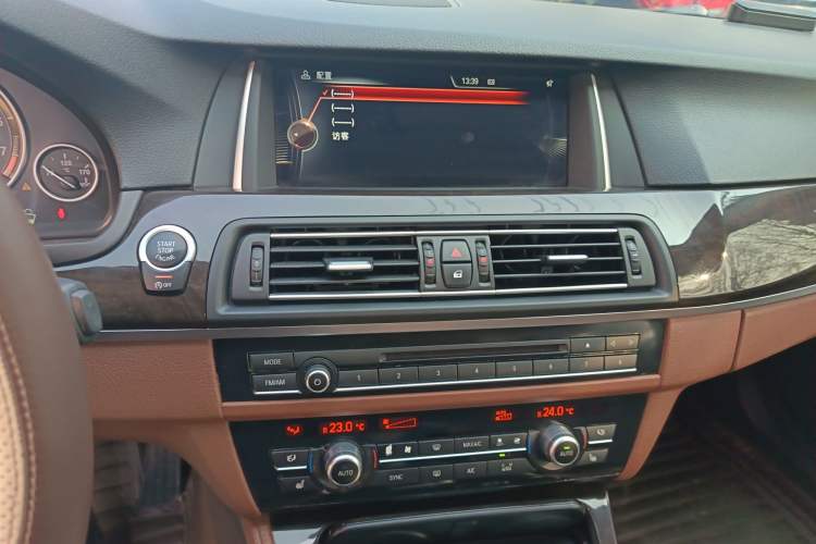 Used BMW 5 Series 2014 528Li Leading Model
