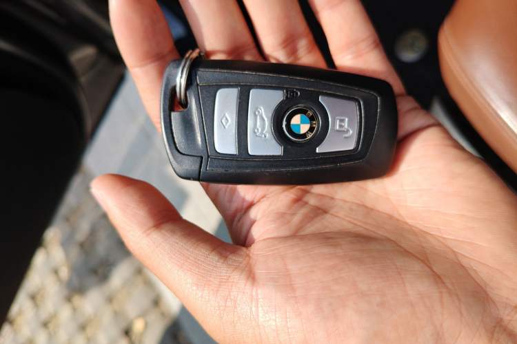 Used BMW 5 Series 2014 520Li Elegant Model
