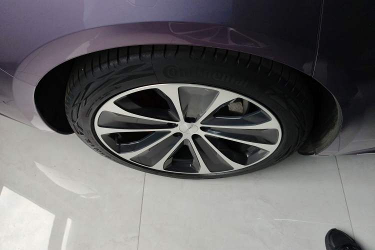 Used Hima Luxeed S7 2024 Ultra Four-Wheel Drive Flagship Edition Right Rear Wheel Hub