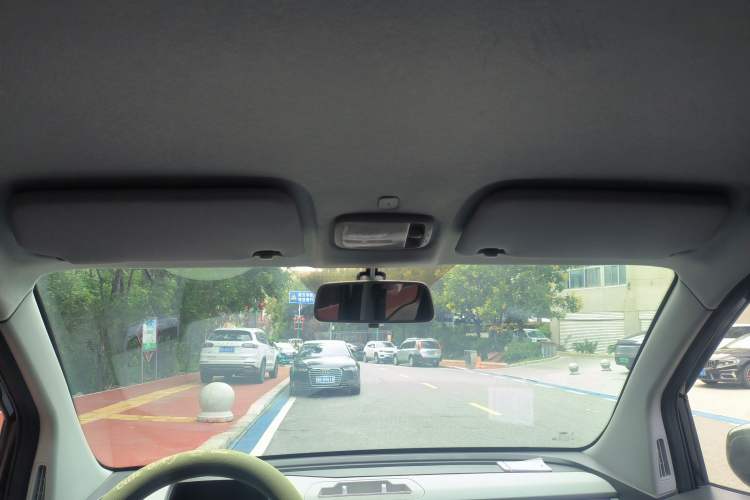 Used Chery QQ Ice Cream 2022 170km Sundae Phosphate Lithium-Ion