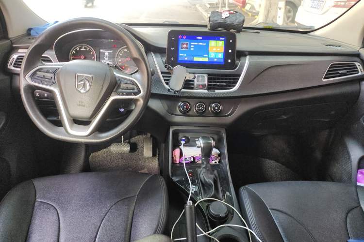 Used Baojun 730 2019 1.5T CVT Fashion Model 7 Seats China V Emission Standard
