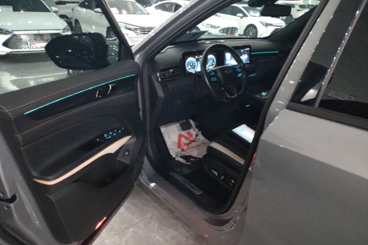 Used Ford Equator 2023 EcoBoost 225 Obsidian Orange Edition Prestige 7-Seater (2/2/3)
